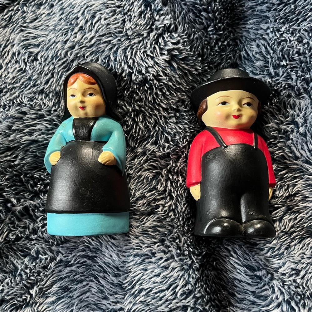 Thanksgiving pilgrims salt and pepper shakers